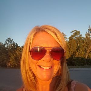 Meet your Posher, Angie